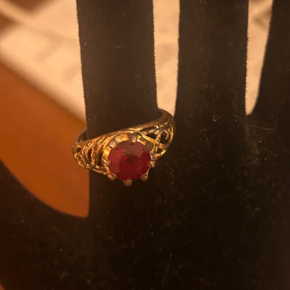 Vintage .925 Ruby Red Solitaire Filigree Ring Size 7.5